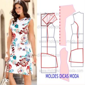 vestido floral com drapeado na gola