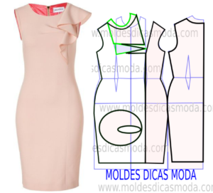 Vestido rosa com babado